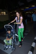 Suzanne Roshan snapped at the Mumbai Airport on 14th June 2012 (38).JPG
